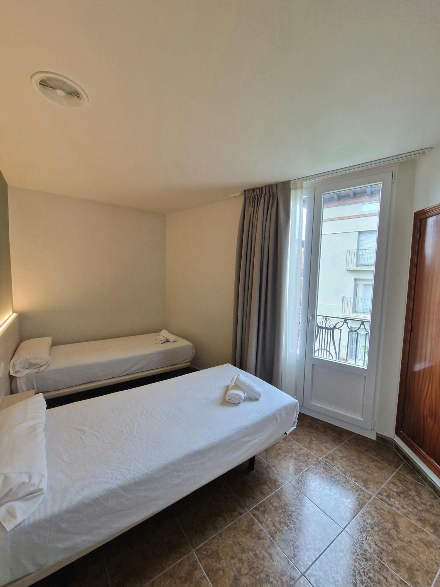 Hostal Rugaca Huesca Extérieur photo