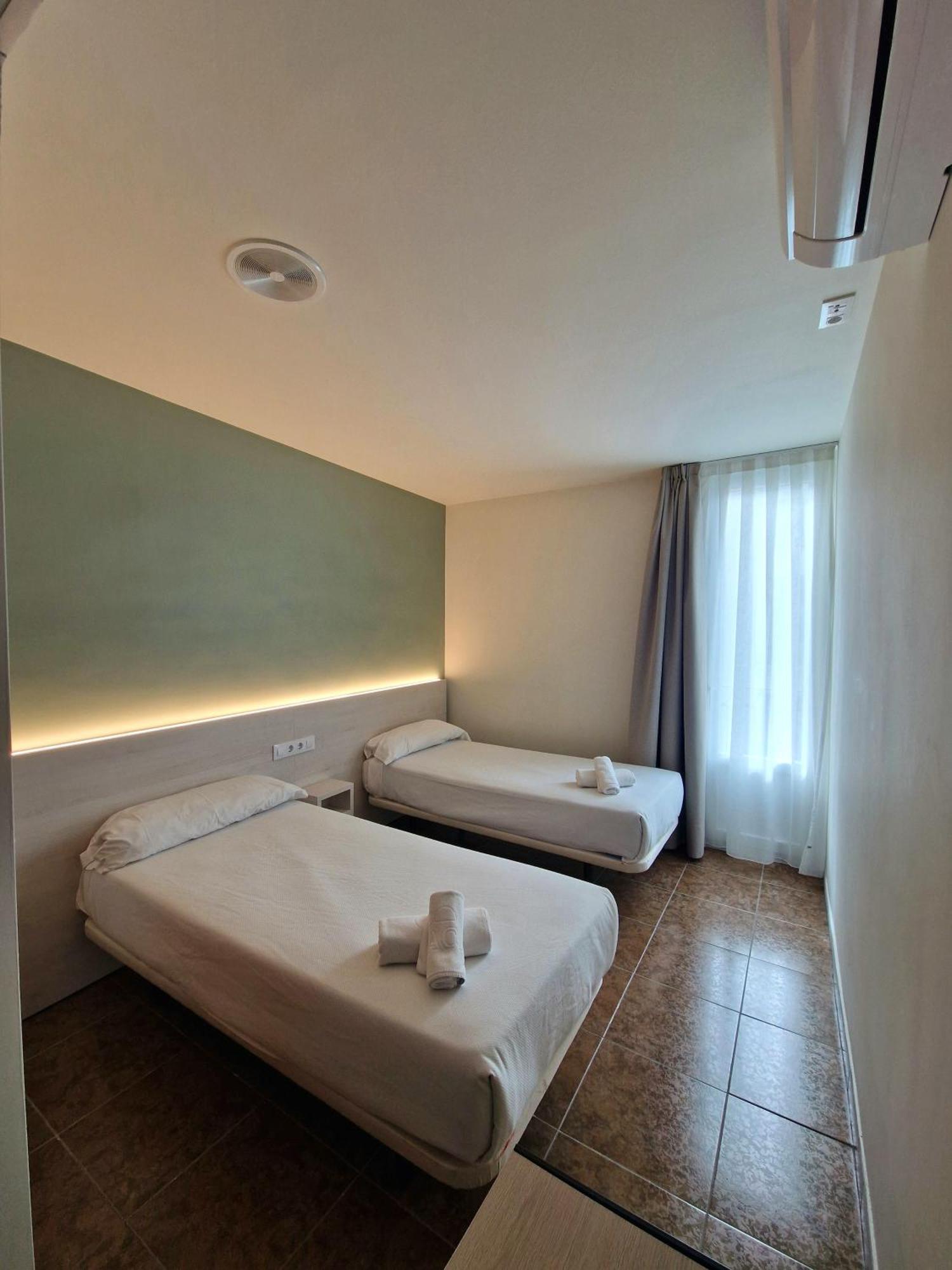 Hostal Rugaca Huesca Extérieur photo