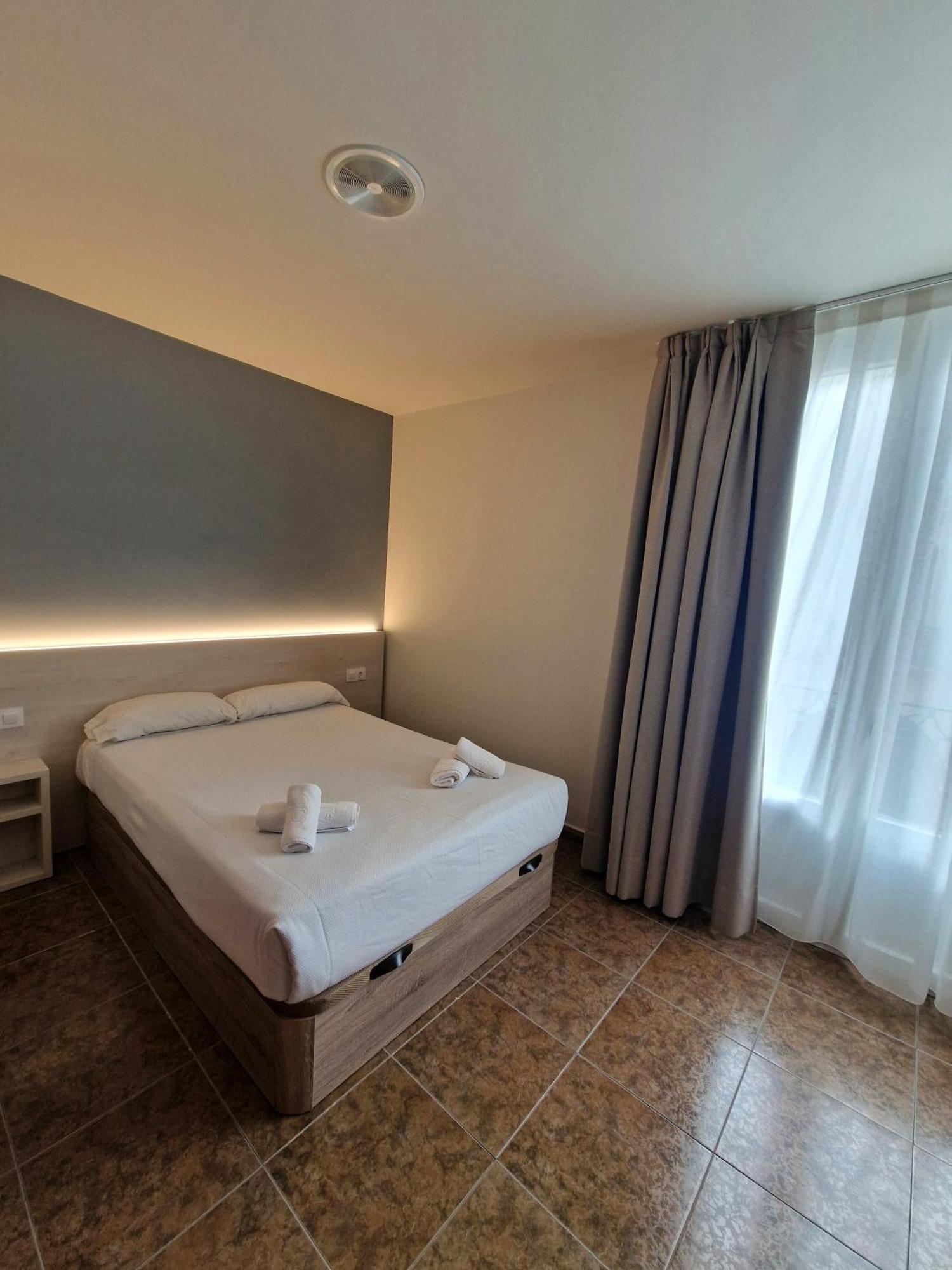 Hostal Rugaca Huesca Extérieur photo