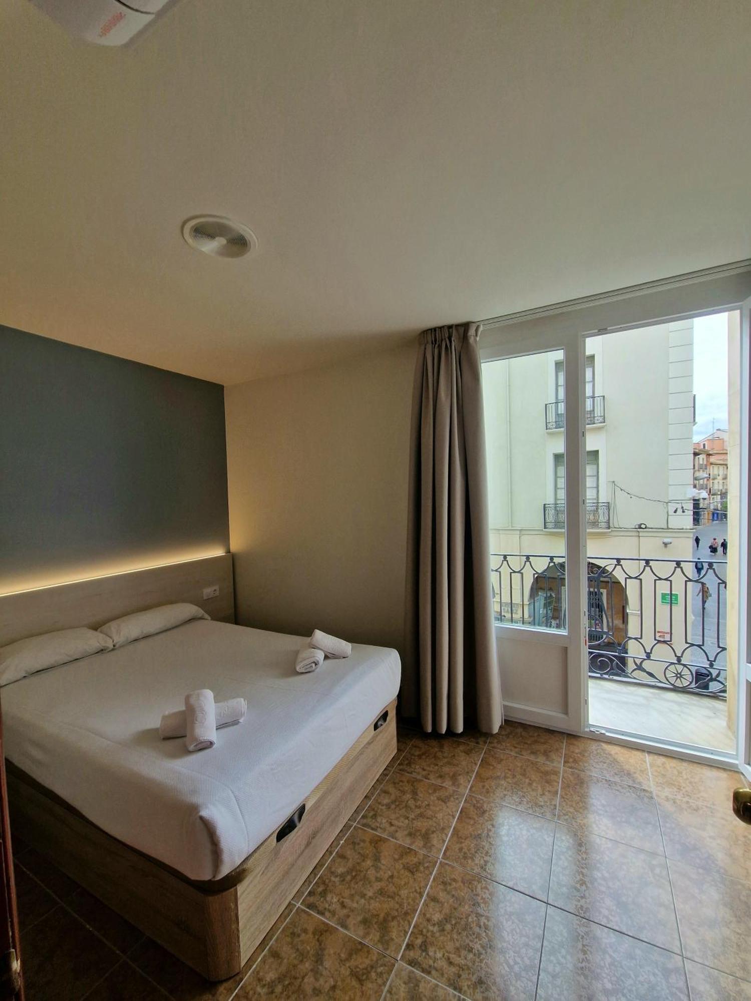Hostal Rugaca Huesca Extérieur photo