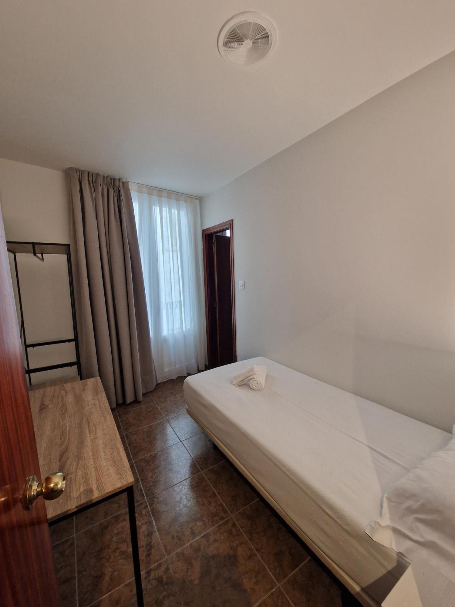Hostal Rugaca Huesca Extérieur photo